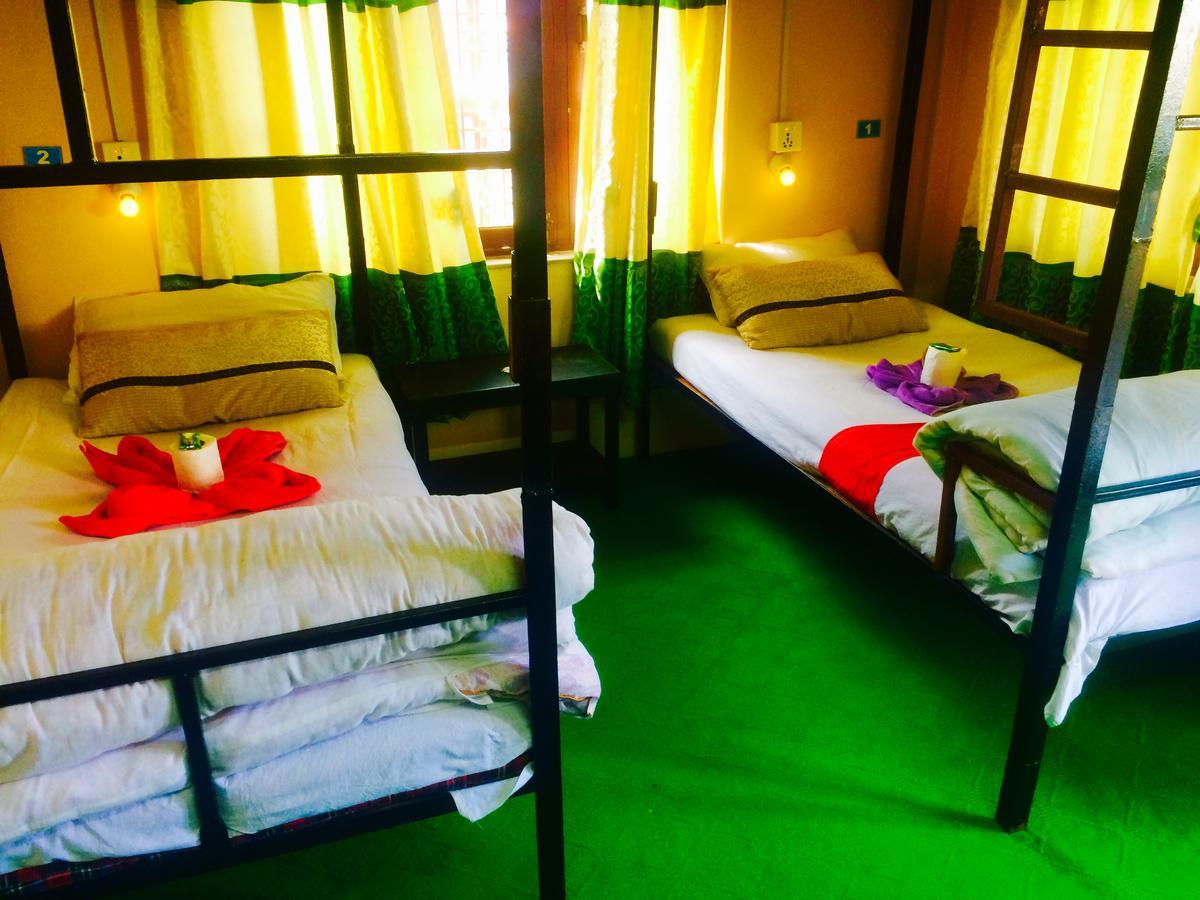 Aroma Tourist Hostel Ποκάρα Εξωτερικό φωτογραφία