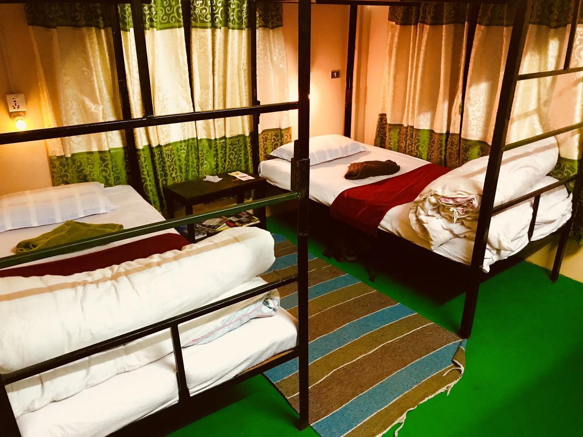 Aroma Tourist Hostel Ποκάρα Εξωτερικό φωτογραφία